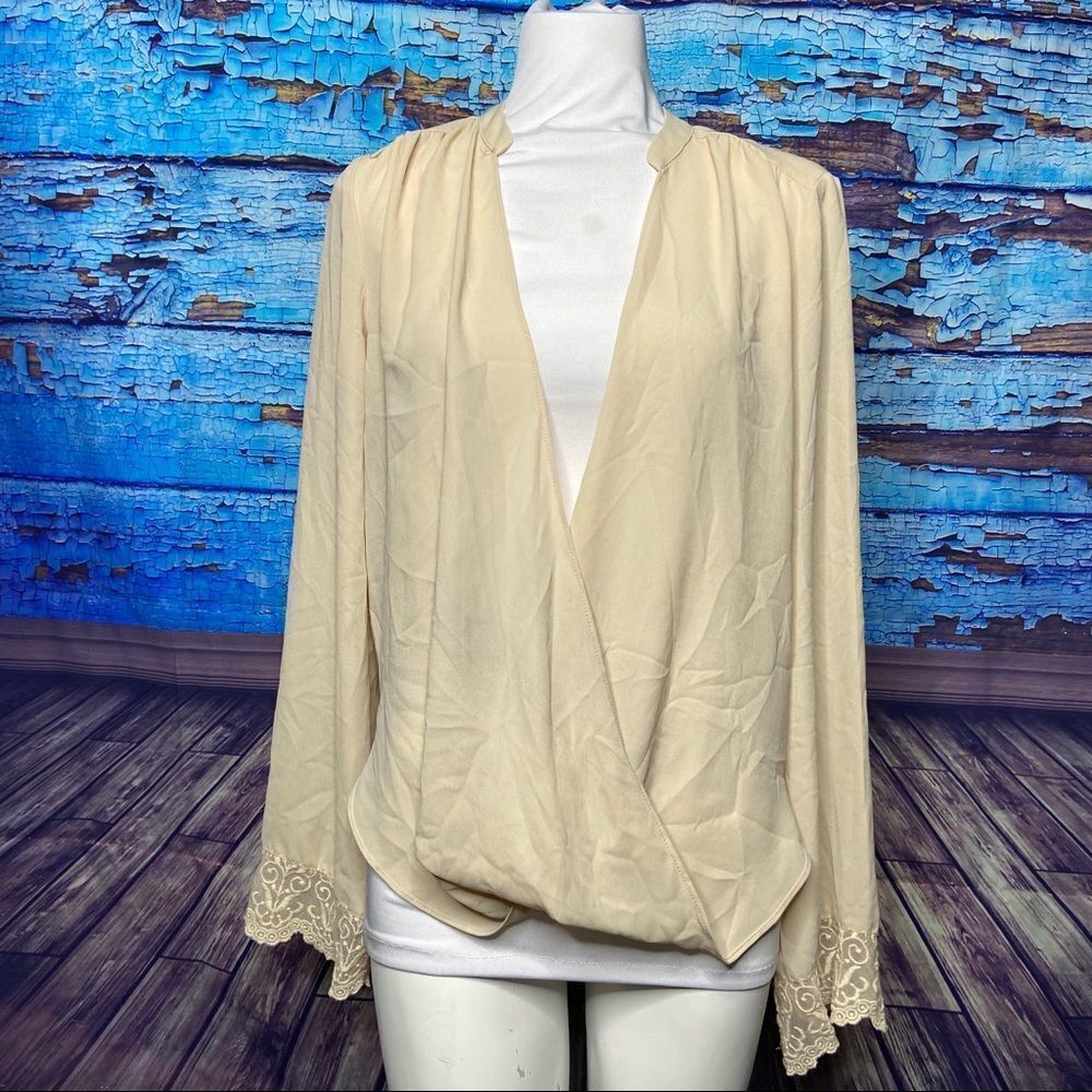 Jealous Tomato wrap front lace bell sleeve medium